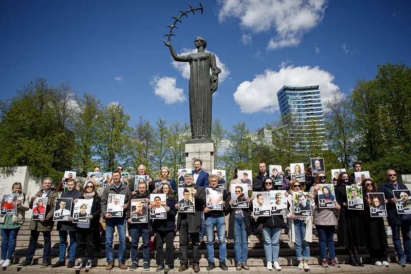 БАЖ акцыя салідарнасці журналісты за кратамі